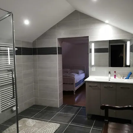 Le Des Aubeles بيت للعطل